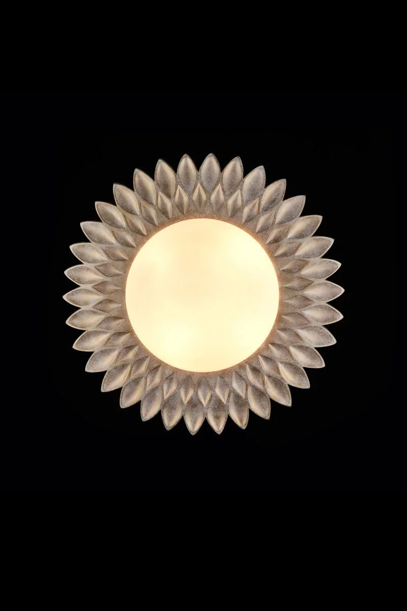   
                        Світильник стельовий MAYTONI (Німеччина) 90725    
                         у стилі Флористика.  
                        Тип джерела світла: світлодіодна лампа, змінна.                         Форма: Коло.                         Кольори плафонів і підвісок: Білий.                         Матеріал: Скло.                          фото 2