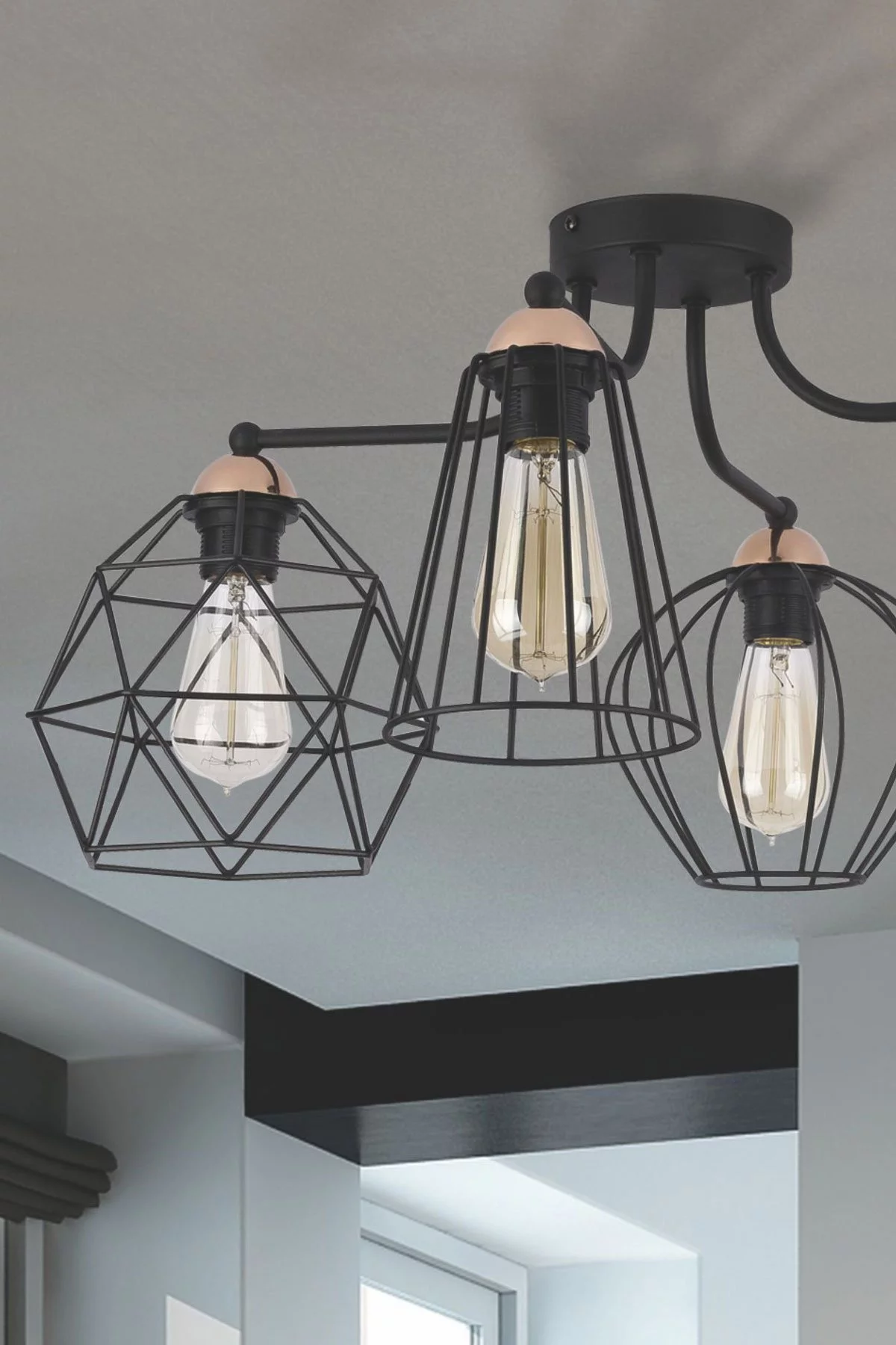   
                        Люстра TK LIGHTING  (Польша) 91694    
                         в стиле Лофт.  
                        Тип источника света: светодиодная лампа, сменная.                         Форма: Квадрат.                         Цвета плафонов и подвесок: Черный.                         Материал: Металл.                          фото 2