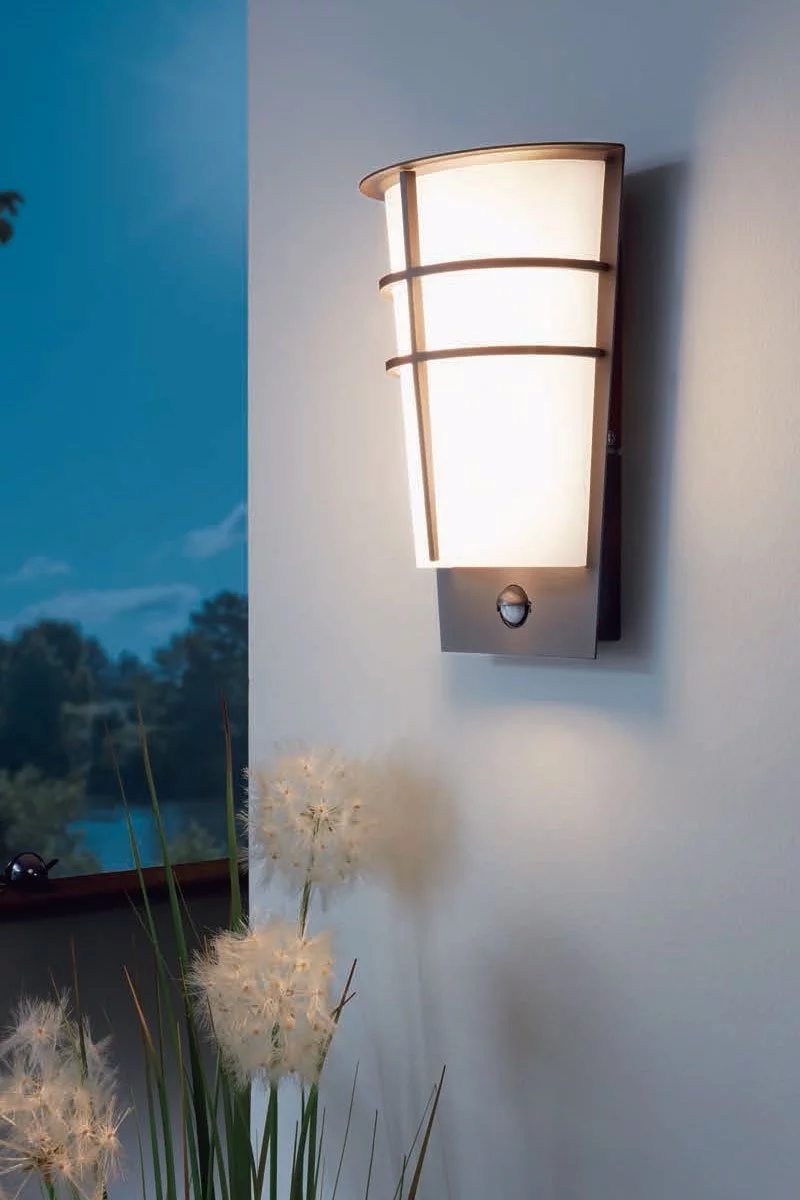   
                        Світильник вуличний EGLO (Австрія) 92701    
                         у стилі Модерн.  
                        Тип джерела світла: вбудовані світлодіоди led.                                                 Кольори плафонів і підвісок: Білий.                         Матеріал: Пластик.                          фото 2