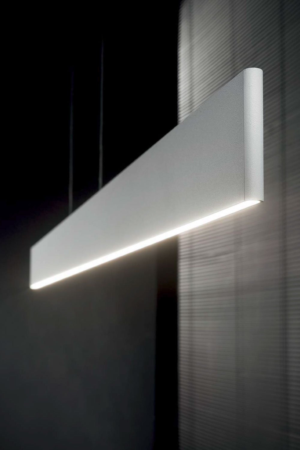   
                        Люстра IDEAL LUX (Італія) 93811    
                         у стилі модерн.  
                        Тип джерела світла: вбудовані світлодіоди led.                         Форма: прямокутник.                         Кольори плафонів і підвісок: білий.                         Матеріал: метал.                          фото 2