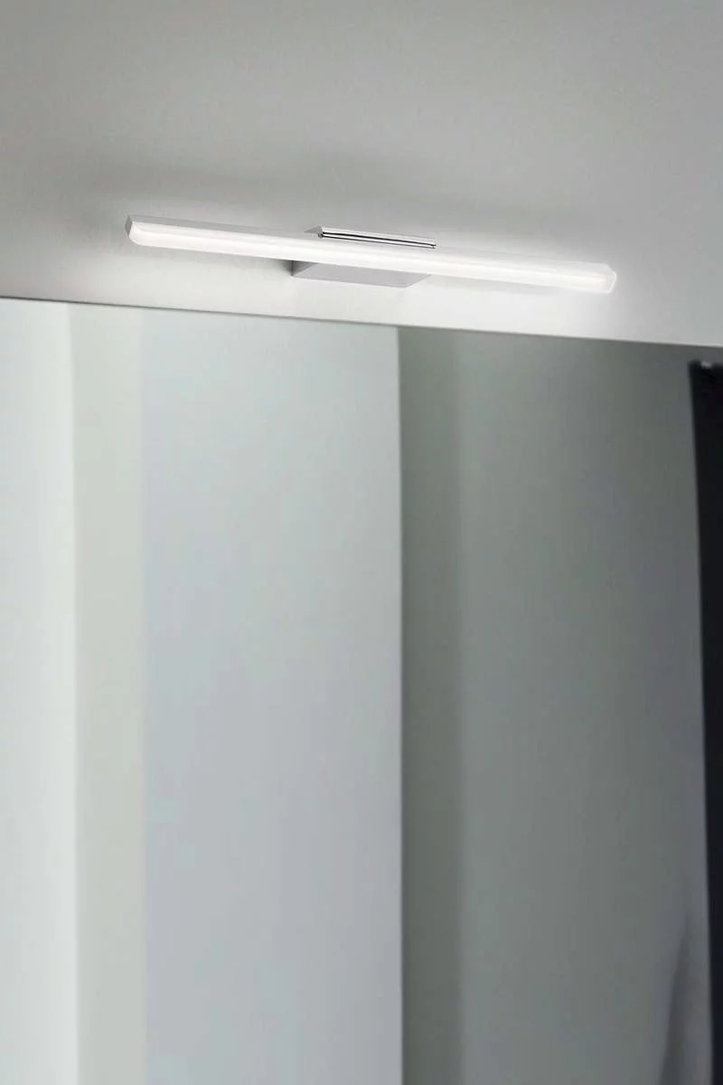   
                        Подсветка для картин IDEAL LUX  (Италия) 93994    
                         в стиле Модерн.  
                        Тип источника света: встроенный led-модуль, несъемный.                                                 Цвета плафонов и подвесок: Прозрачный.                         Материал: Акрил.                          фото 2