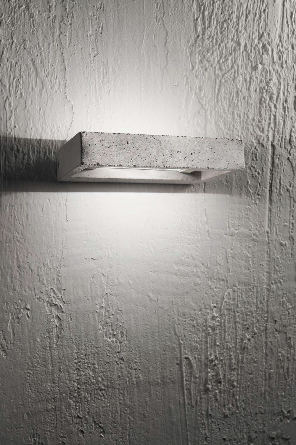   
                        Світильник настінний IDEAL LUX (Італія) 94012    
                         у стилі лофт.  
                        Тип джерела світла: галогенні.                                                 Кольори плафонів і підвісок: сірий.                         Матеріал: бетон.                          фото 5