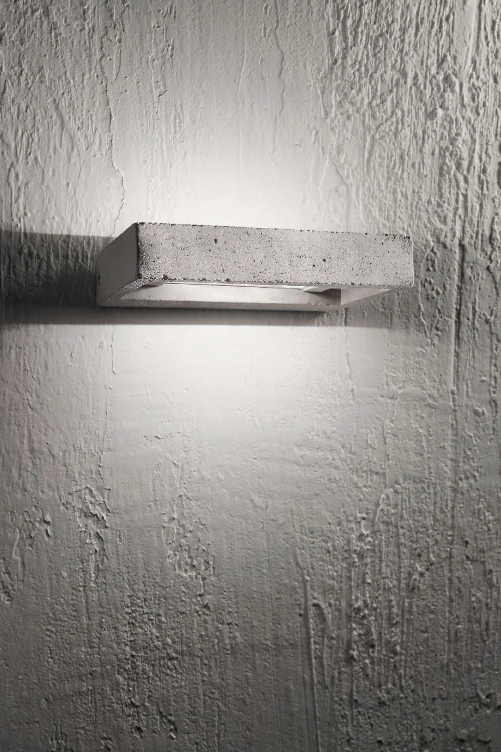   
                        Світильник настінний IDEAL LUX (Італія) 94012    
                         у стилі Лофт.  
                        Тип джерела світла: світлодіодна лампа, змінна.                                                 Кольори плафонів і підвісок: Сірий.                         Матеріал: Бетон.                          фото 2