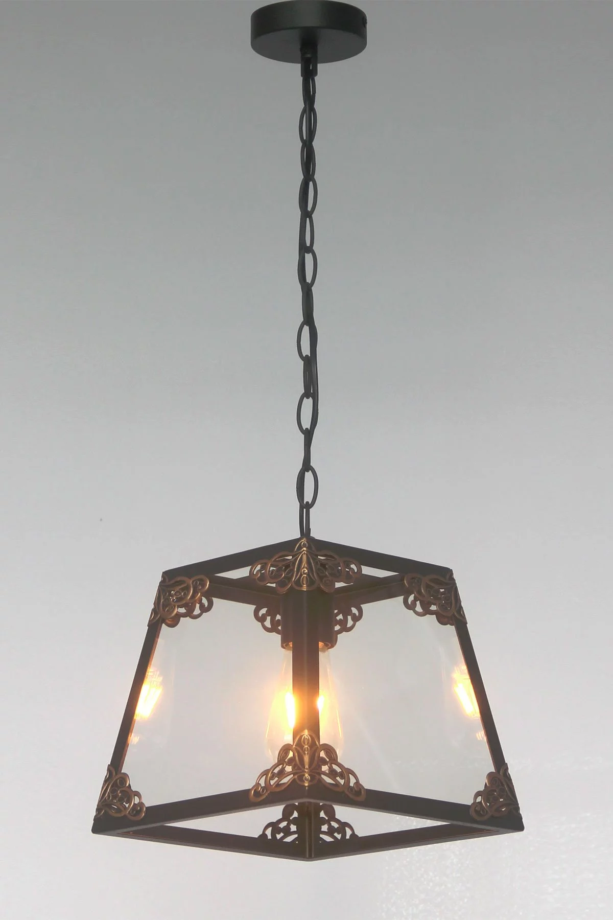  
                        Люстра WUNDERLICHT (Німеччина) 94655    
                         у стилі Класика.  
                        Тип джерела світла: світлодіодна лампа, змінна.                         Форма: Квадрат.                         Кольори плафонів і підвісок: Прозорий.                         Матеріал: Скло.                          фото 1