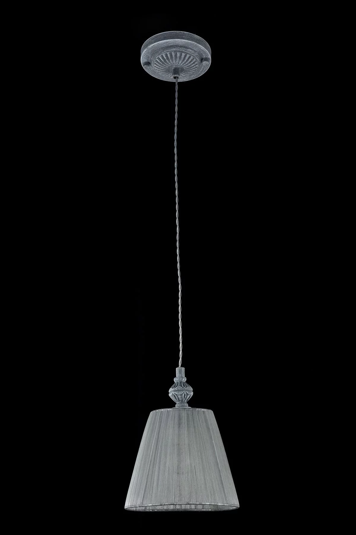   
                        Люстра MAYTONI (Німеччина) 97232    
                         у стилі Прованс.  
                        Тип джерела світла: світлодіодна лампа, змінна.                         Форма: Коло.                         Кольори плафонів і підвісок: Сірий.                         Матеріал: Тканина.                          фото 4