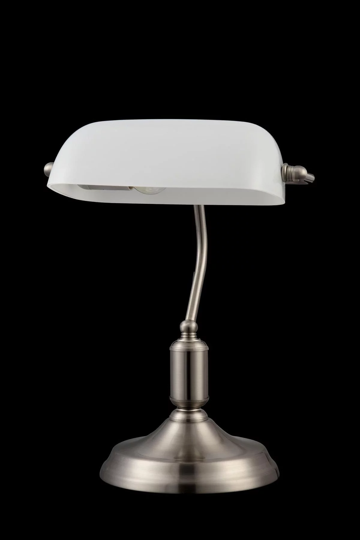   
                        Настільна лампа MAYTONI (Німеччина) 99117    
                         у стилі Класика.  
                        Тип джерела світла: світлодіодна лампа, змінна.                                                 Кольори плафонів і підвісок: Білий.                         Матеріал: Скло.                          фото 1